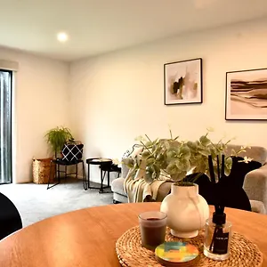 Close To Arena And One Kilometer From Railway Station Onsite Ev Car Park Christchurch